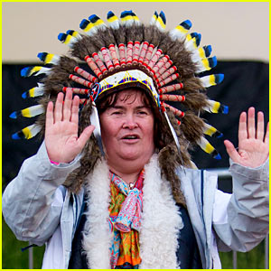 Susan Boyle Wears Native American Headdress at Music Festival