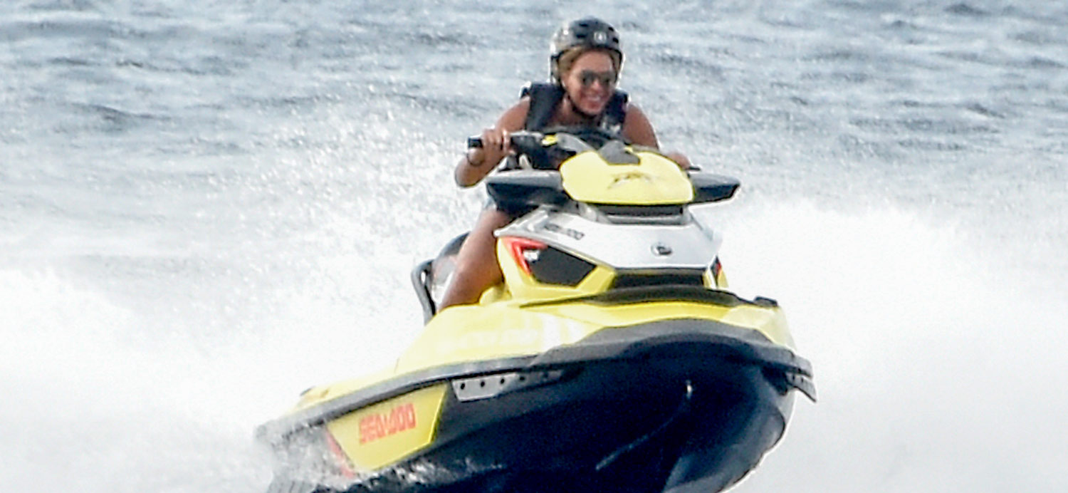 Beyonce Goes For A Jet Ski Ride While Vacationing In Italy Beyonce