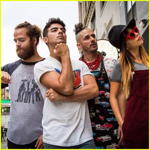 Joe Jonas Releases First Song With New Band DNCE - Listen to 'Cake By the Ocean' Here!