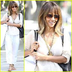 Halle Berry Is All Smiles After 'Extant' Cancellation News