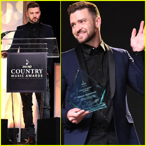 Justin Timberlake Gets Ready To Take The Stage At The CMA Awards