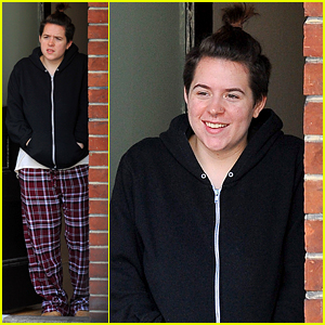 Isabella Cruise Makes A Rare Appearance in Her Pajamas!