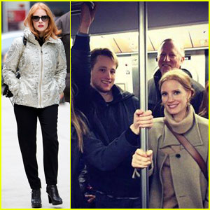 Jessica Chastain Rides the NYC Subway 'Like a Boss'