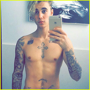 Justin Bieber Shares a Sexy Shirtless Selfie!