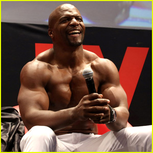Terry Crews Shows Off Ripped Torso at Comic Con in Brazil