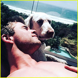 Chris Hemsworth Went Shirtless in His New Year's Instagram