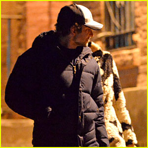 Bradley Cooper & Irina Shayk Hold Hands, Squash Split Rumors