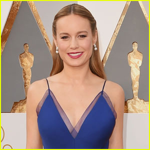Brie Larson Hugs Sexual Assault Survivors After Lady Gaga's Performance at Oscars 2016 (Video)