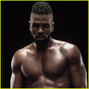Jason Derulo Bares It All in 'Naked' Music Video