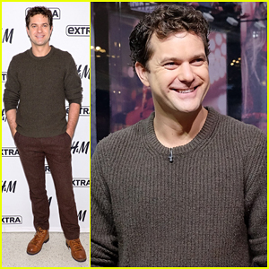 Joshua Jackson Talks Returning To The Stage In 'Smart People' After 11 Years!