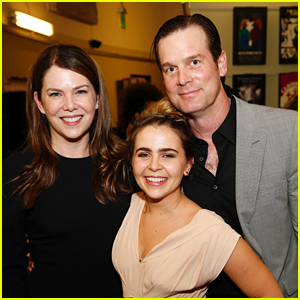 Lauren Graham & Peter Krause Reunite With 'Parenthood' Co-Star Mae Whitman