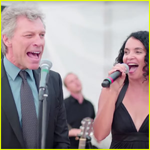 Jon Bon Jovi Joins Wedding Singer for 'Livin' on a Prayer' (Video)