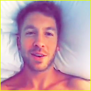 Calvin Harris Is Shirtless in Bed in New Snapchat Video! | Calvin