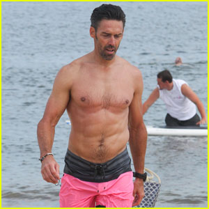 Former NFL Player Jason Sehorn Show Off Ripped Abs While Paddle Boarding for a Good Cause in the Hamptons