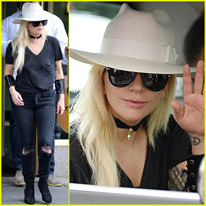 Lady Gaga Brings a Little Country to the Big Apple!