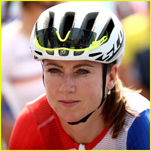 Cyclist Annemiek van Vleuten Crashes During Olympics 2016 Race