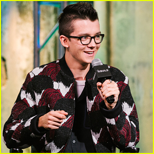 Asa Butterfield Promotes 'Miss Peregrine' During Build Series Stop