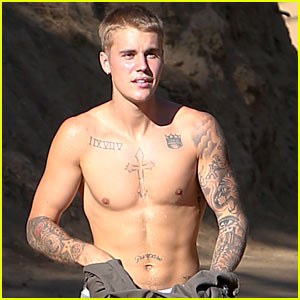 Justin Bieber Ditches His Shirt While Hiking!