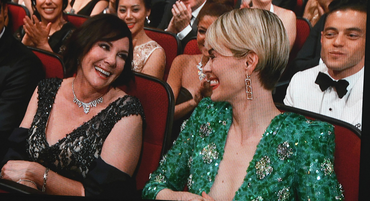 Sarah Paulson Brings Marcia Clark as Emmy Awards 2016 Date! 2016 Emmy