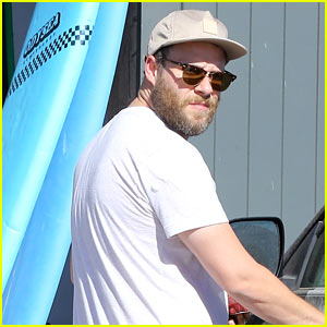 Seth Rogen Picks Up Healthy Snacks at the Grocery Store