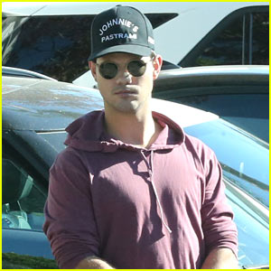 Taylor Lautner Wants His Photo to Be Sold in the Frames at Target!