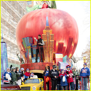 Macy's Thanksgiving Day Parade 2016 - Full Performers Lineup!