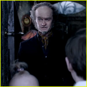 VIDEO: Neil Patrick Harris Goes After the Baudelaire Fortune in New 'Series of Unfortunate Events' Trailer!