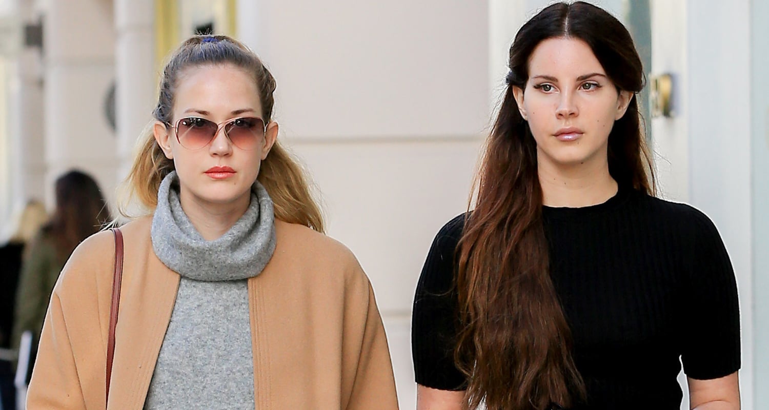 VIDEO: Lana Del Rey Covers 'Santa Baby' With Sister Chuck! - Just Jared ...