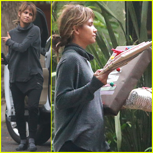 Halle Berry Plays Santa & Delivers Holiday Gifts to Friends!