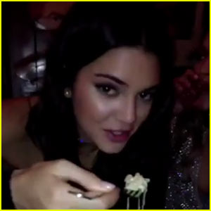 VIDEO: Kendall Jenner, Gigi Hadid, & Bella Hadid Grab Some Grub After Victoria's Secret Fashion Show!