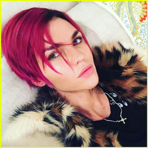 Ruby Rose Dyes Her Hair Bright Pink!