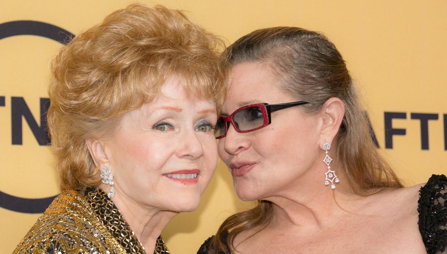 Carrie Fisher & Debbie Reynold’s Public Memorial Service Announced