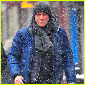 Daniel Craig Gets Caught in the New York City Snow Storm