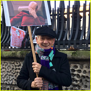 Ian McKellen's Women's March Sign Featured Patrick Stewart as Star Trek’s Captain Picard