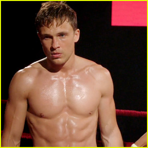 William Moseley Goes Shirtless for Hot Boxing Scene on 'The Royals'