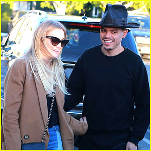 Ashlee Simpson & Evan Ross Are All Smiles Out in WeHo
