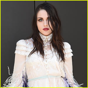Frances Bean Cobain Pays Tribute to Late Dad Kurt Cobain on 50th