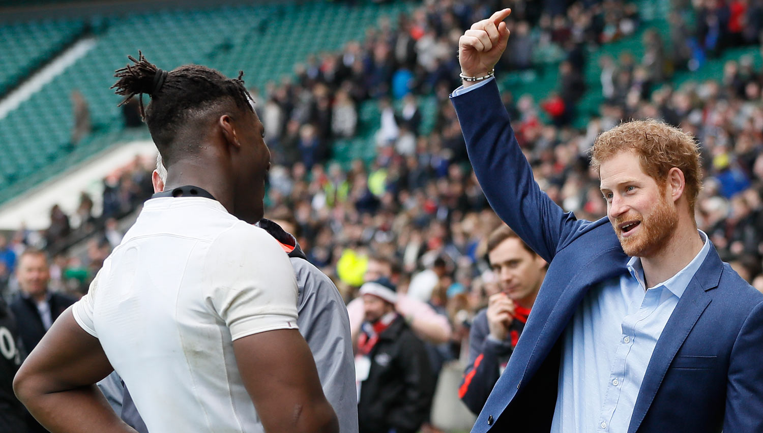 Prince Harry Pays Surprise Visit to Rugby Fans at Training Session(00)