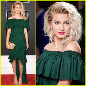 Tori Kelly Hits the Red Carpet Before Her Grammys 2017 Performance