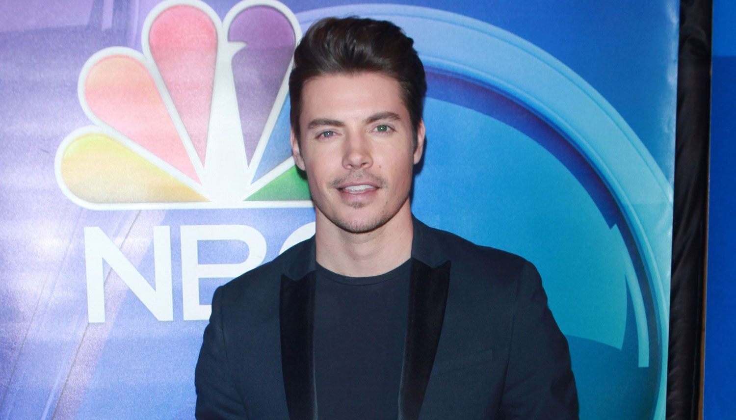 Watch the Premiere of Josh Henderson’s New E! Series ‘The Arrangement’ Right Now!
