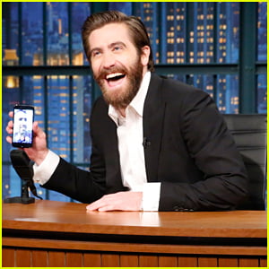 Jake Gyllenhaal & Ryan Reynolds Adorably FaceTime On 'Late Night' - Watch Here!