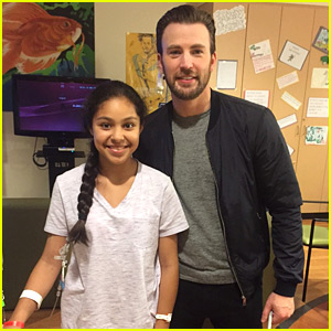 Chris Evans Surprises Kids at Children's Hospital Los Angeles