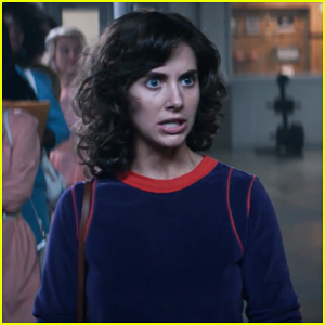 Alison Brie Becomes Female Wrestler In Official Trailer For ‘GLOW