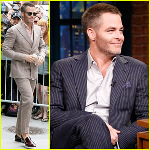 Chris Pine Reveals He Still Uses A Flip Phone: 'I Don't Want To Be Connected'