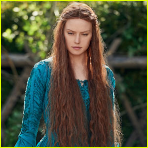 Daisy Ridley Rocks Long Hair in First Look at 'Ophelia'