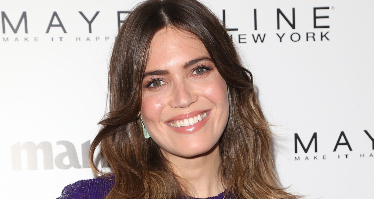 Mandy Moore Celebrates Success of ‘This Is Us’ One Year After NBC Pick(01)