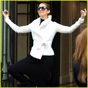 Celine Dion Does Yoga Poses While Exiting Her Paris Hotel