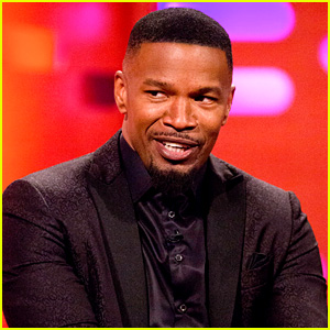 Jamie Foxx Runs Into His Daughter's Friends at the Club