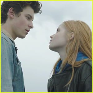 Shawn Mendes & Ellie Bamber Travel Through Paris in 'There's Nothing Holdin' Me Back' Music Video - Watch Now!