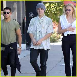 Sophie Turner Goes Out for Lunch with Her Boyfriend's Brothers!